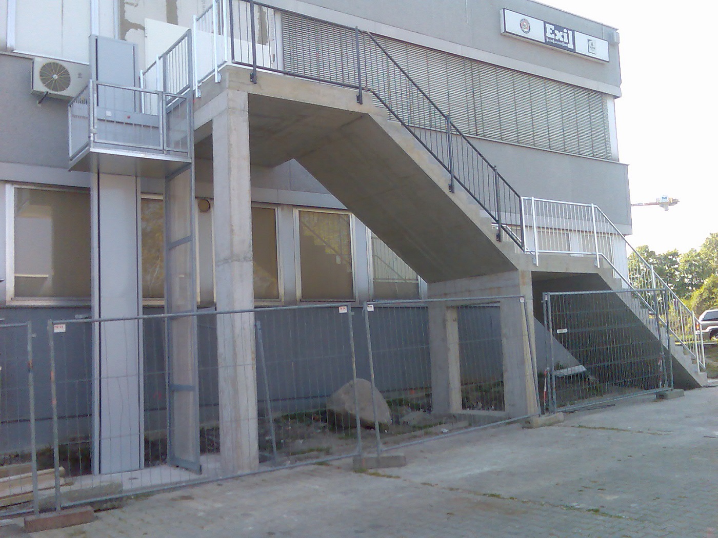 Stahlbetontreppe mit Podest
